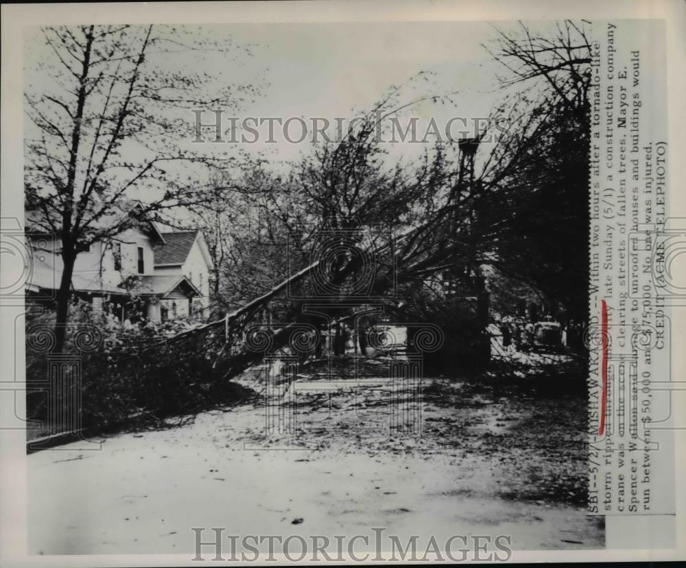 1949 Press Photo of tornado damage in Mishawaka, Indiana. - nee12896 - Historic Images