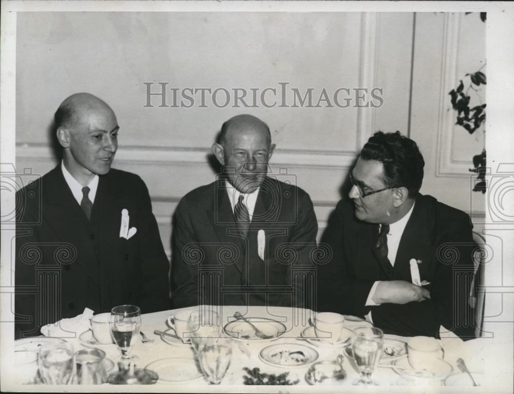 1934 Press Photo of Roger Gaucheron (L), and Frank Adeylotte, and Max Winkler. - Historic Images