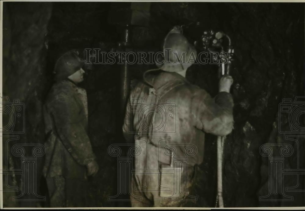 1937 Press Photo Miners Working In Tunnel Great Bear Lake - nee07012 - Historic Images