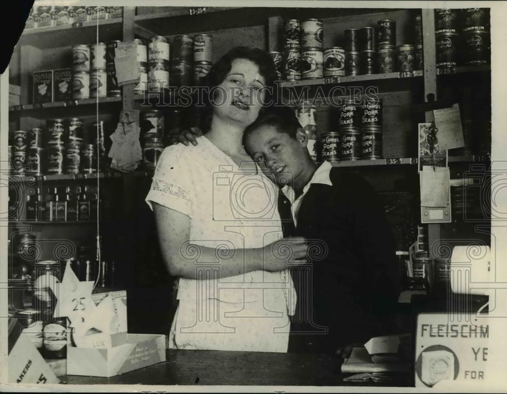 1929 Press Photo Mrs Antoinette DePola Oakland Calif in her grocery - nee15434 - Historic Images