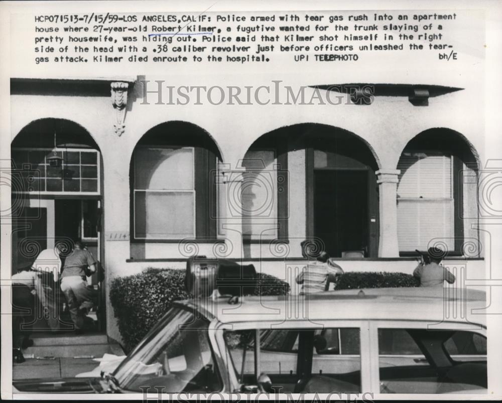 1959 Press Photo Murder Suspect Robert Kilmer Home Rushed by Police, California - Historic Images