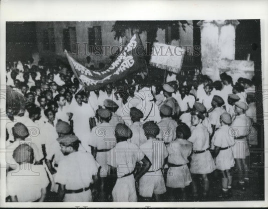 1962 Press Photo Indian Policemen Guard American Consulate, Calcutta - Historic Images