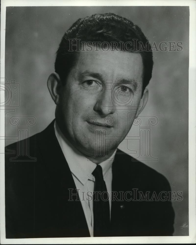1967 Press Photo John McGuire sales manager Irish International Airlines - Historic Images