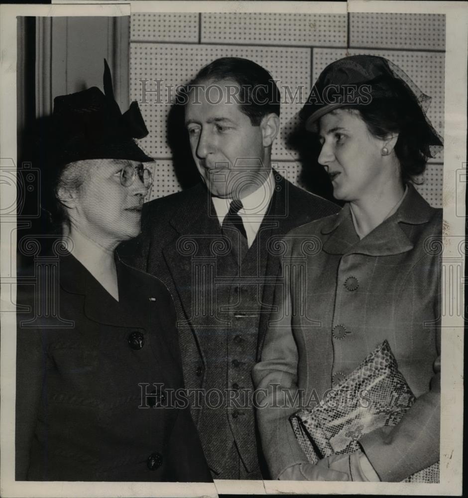 1944 Press Photo Mrs. Carl Narten, Dean Wilbur White and Mrs. Thomas Harman - Historic Images