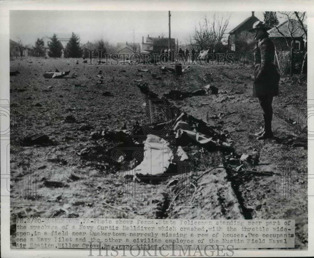 1950 Press Photo Quakerstown OA Sate police at wreckage of Navy Curtis plane - Historic Images