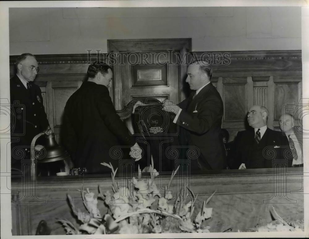 1937 Press Photo Supreme Court Justice Charles Poletti And Governor Lehman - Historic Images