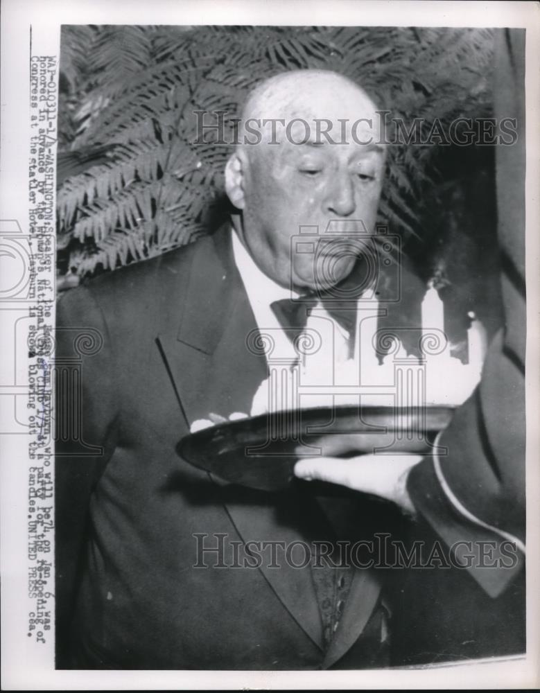 1956 Press Photo Speaker of house Sam Rayburn blowing birthday candles - Historic Images