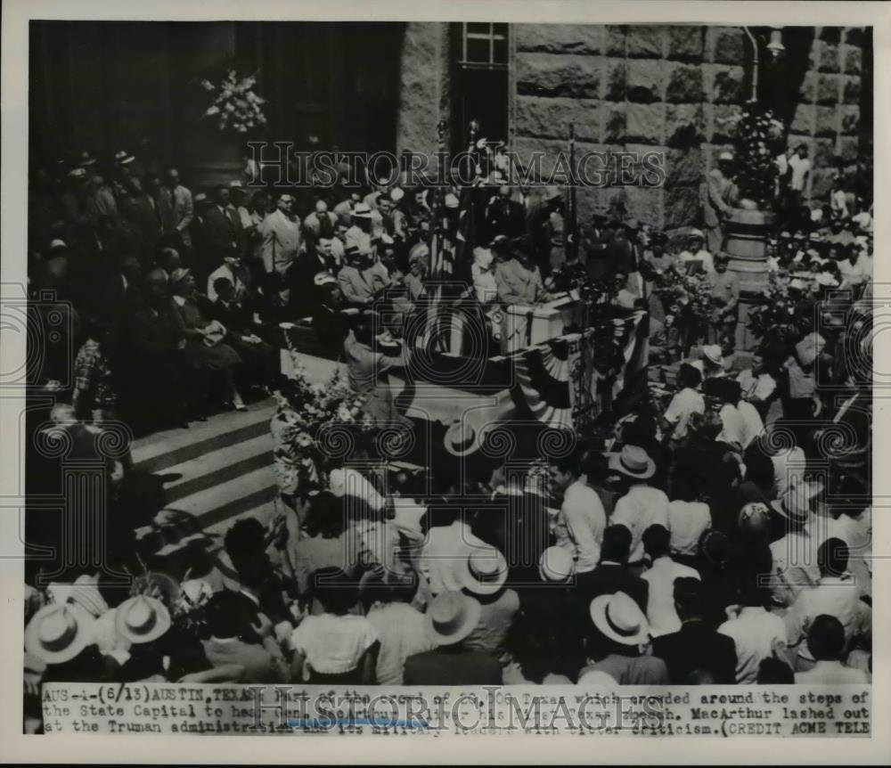 1951 Press Photo Crowd Hears General Douglas MacArthur Speak in Austin, Texas - Historic Images