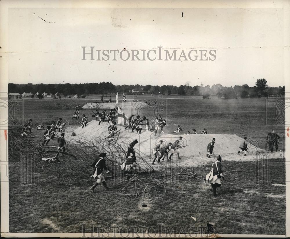 1931 Press Photo The cannon fire and smoke in the vicinity during the practice - Historic Images