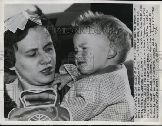 1961 Press Photo LA Calif Mrs Gwendolyn Chaplin & baby David for operation - Historic Images
