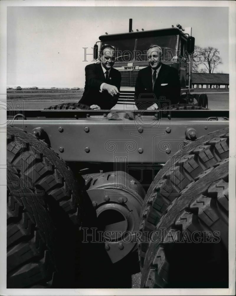 1967 Press Photo Nave, White Trucks president with Pres. Bauman of White Motors - Historic Images
