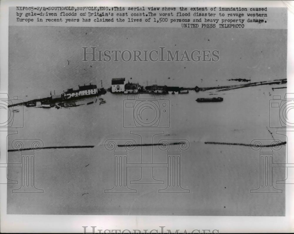 1953 Press Photo The aerial view of the flood at Britain&#39;s east coast - Historic Images