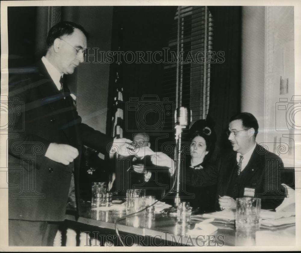 1949 Press Photo HUgh Scott Jr At Omaha Session Republican National Comm - Historic Images