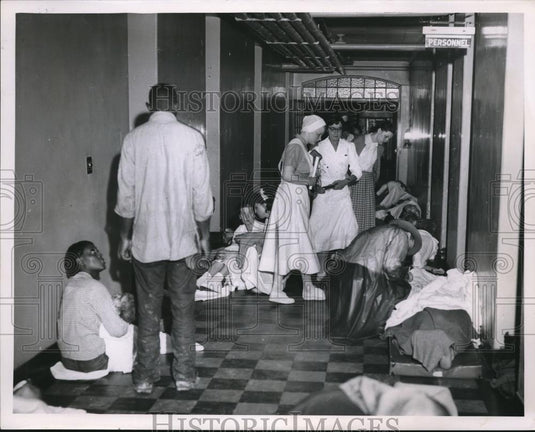 1953 Press Photo Cleveland Ohio Hospital Scene - Historic Images
