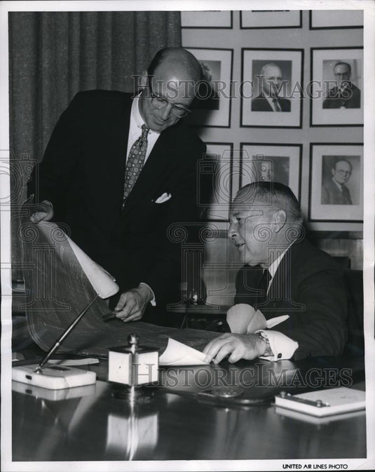 1958 Press Photo WA Patterson President Of United Airlines SJ Sindeband Pres - Historic Images