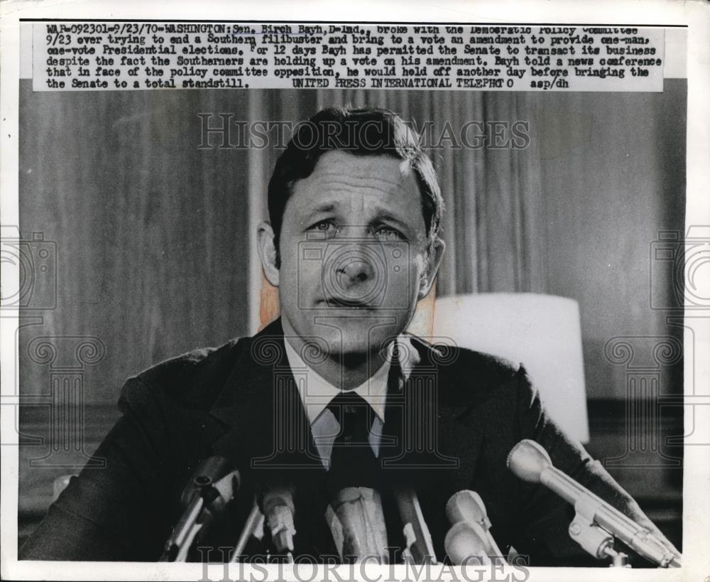 1970 Press Photo Senator Birch Bayh permitted senate to transact its business - Historic Images