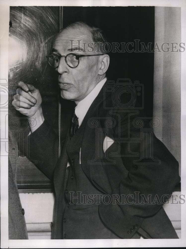 1938 Press Photo Frederick B Warren testifies at Transmission of gambling info - Historic Images