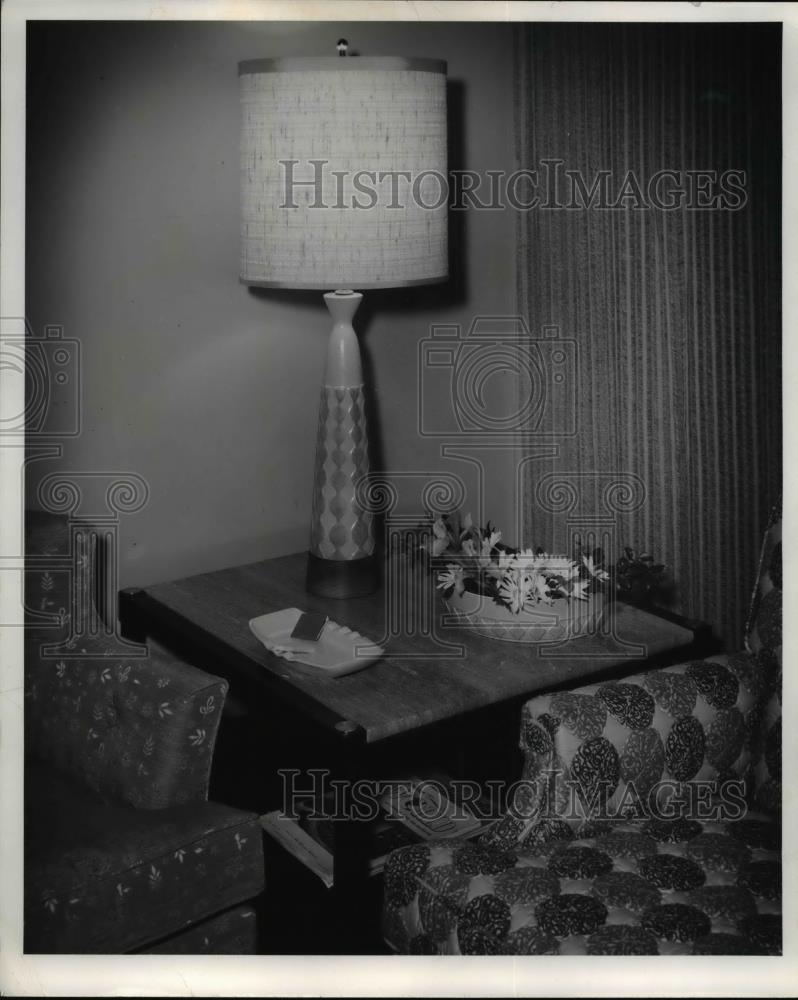 Press Photo An interior decor of a living room styled with simplicity - Historic Images