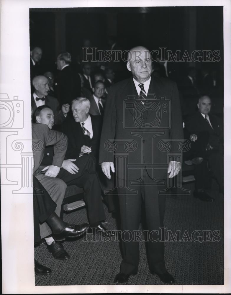 1955 Press Photo Sam Rayburn takes floor at Democratic caucus in house chamber - Historic Images