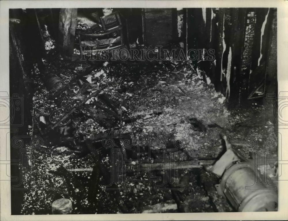 1944 Press Photo Eight die in Blaze in Cottage Mrs. Opal England and Bennie - Historic Images