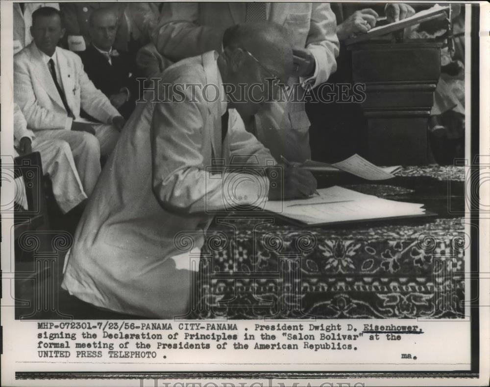 1956 Press Photo Panama City Panama Pres Dwight Eisenhower a Salon Bolivar - Historic Images