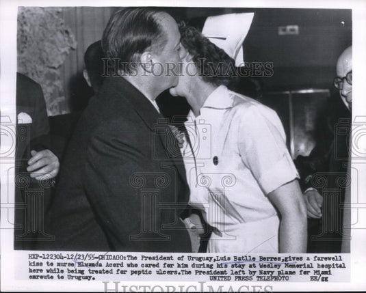1956 Press Photo Pres. Berres of Uruguay with Nurse Elwanda Acord - Historic Images