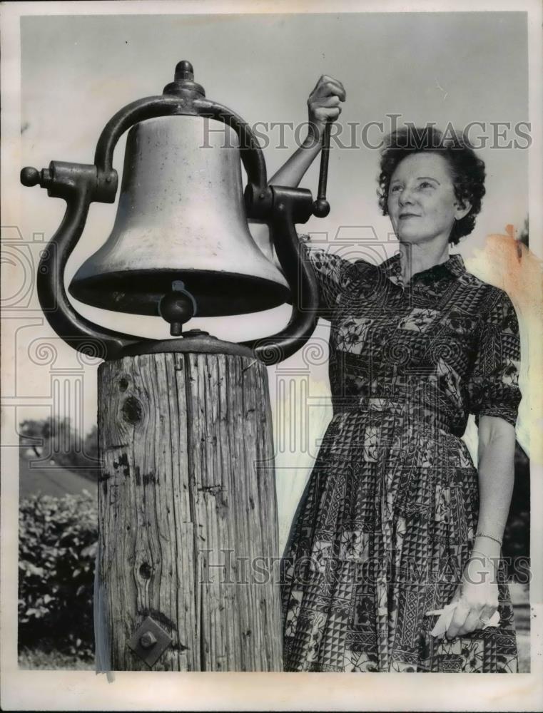 1962 Press Photo Mrs. Paul J. Gnau, Camp Director at Camp Bell - Historic Images