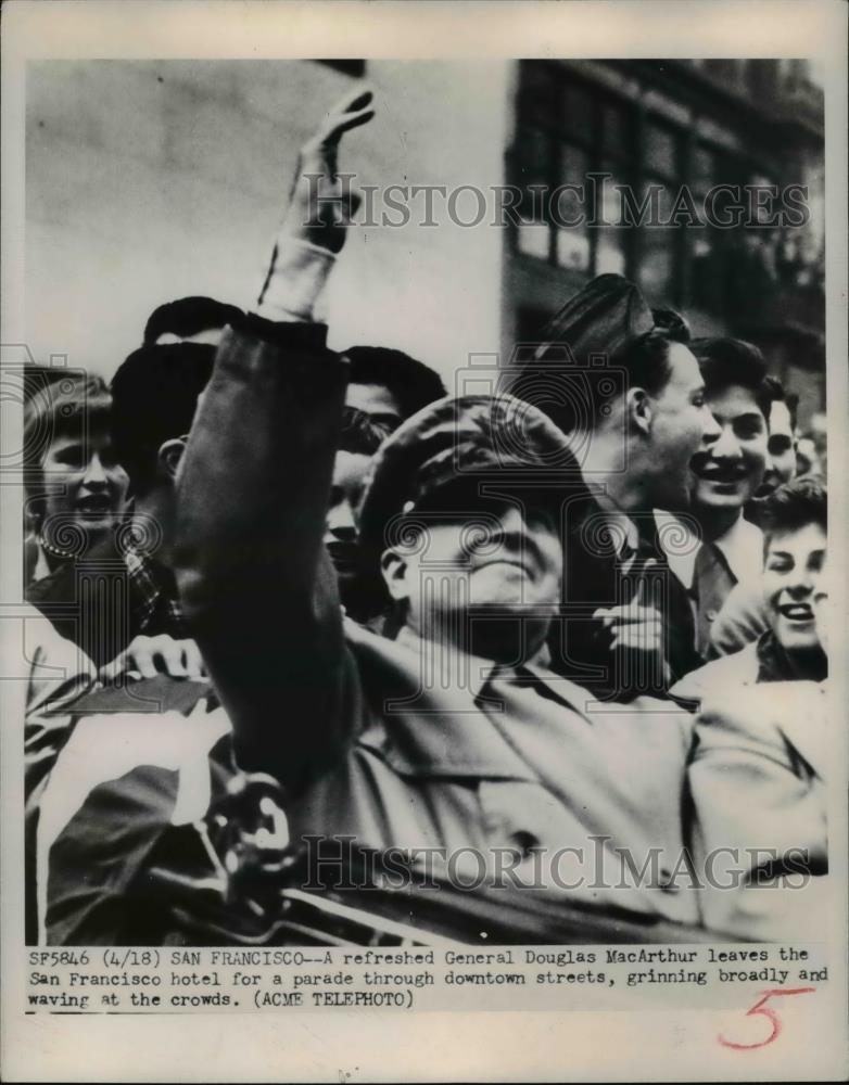 1951 Press Photo General Army Douglas MacArthur Leaves for a Parade - Historic Images