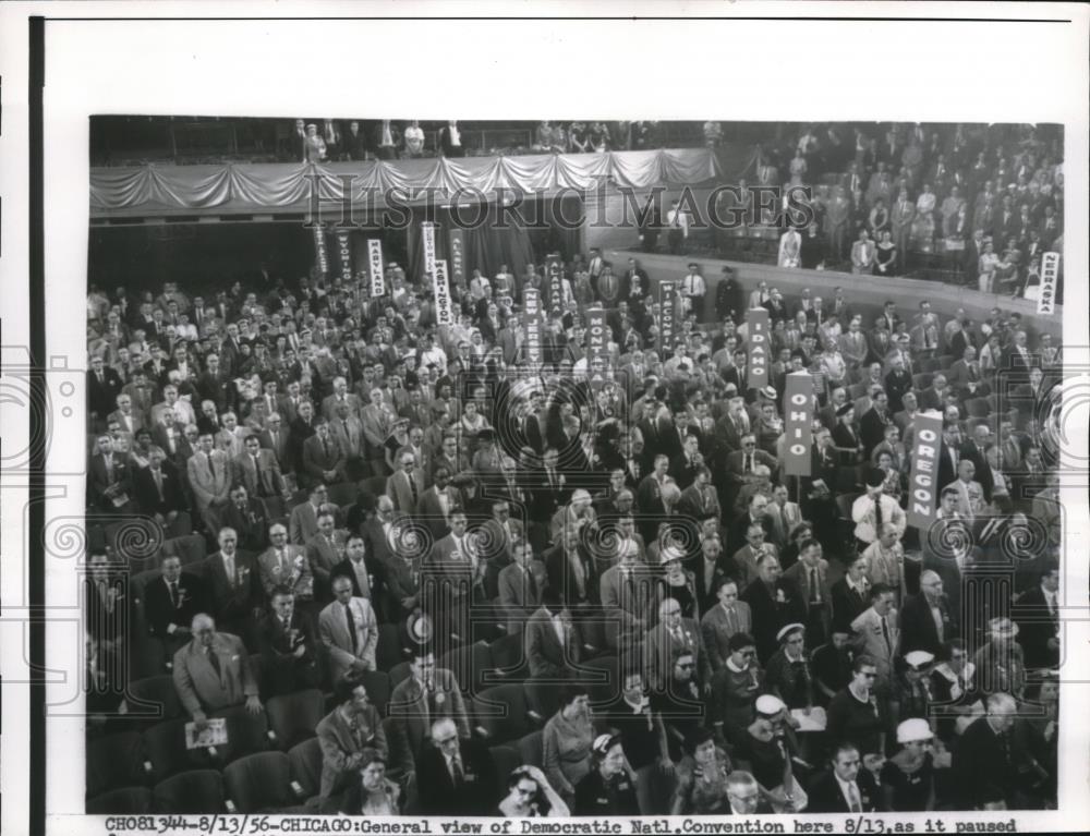 1956 Press Photo Chicago Democratic National Conventiuon crowds - Historic Images