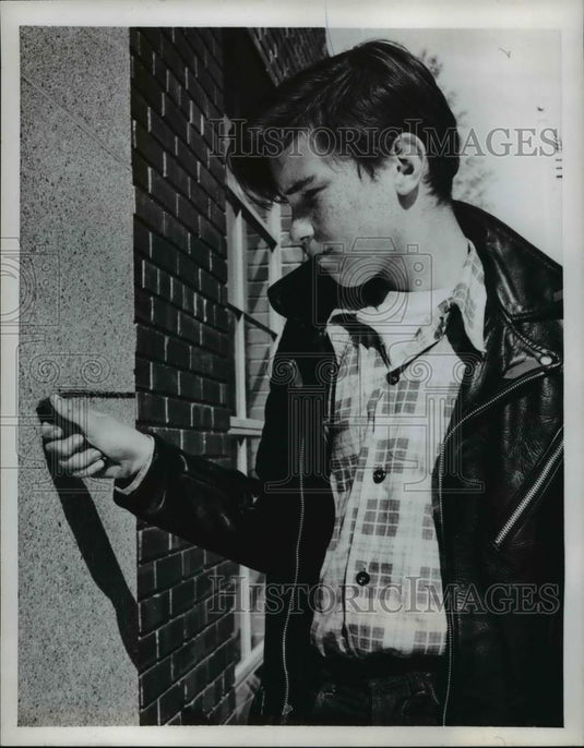 1958 Press Photo Delinquent always reacts aggressive to problems - Historic Images