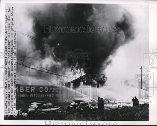 1951 Press Photo The three alarm fire at National Box & Lumber Company - Historic Images