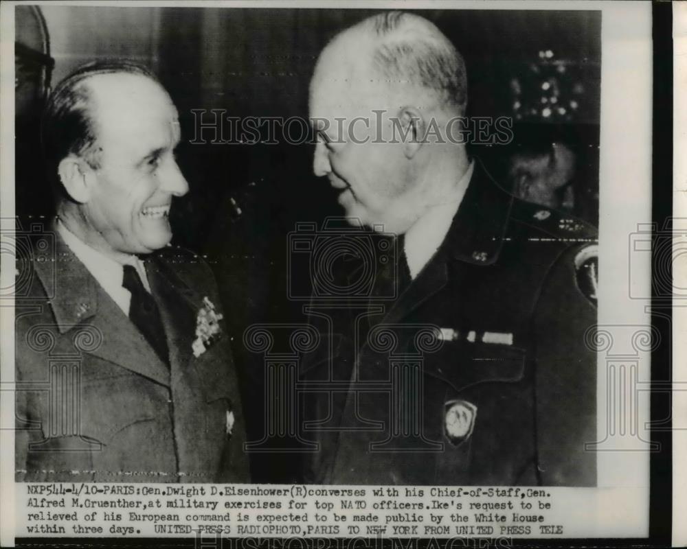 1952 Press Photo Pres Eisenhower With Chief Of Staff Alfred Gruenther Military - Historic Images