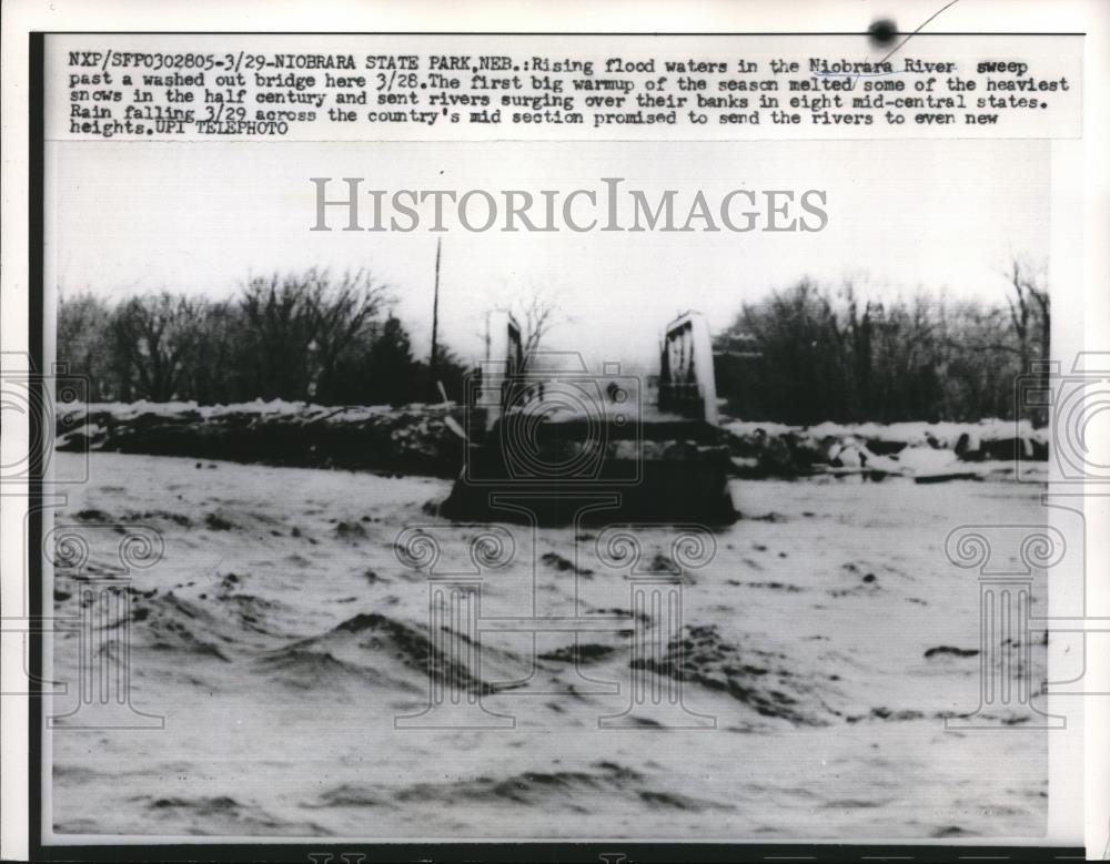 1960 Press Photo The rising flood waters in the Niobrara River - Historic Images