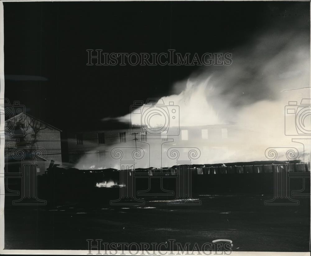 1938 Press Photo The warehouses and bottling plant&#39;s wreckage after the fire - Historic Images