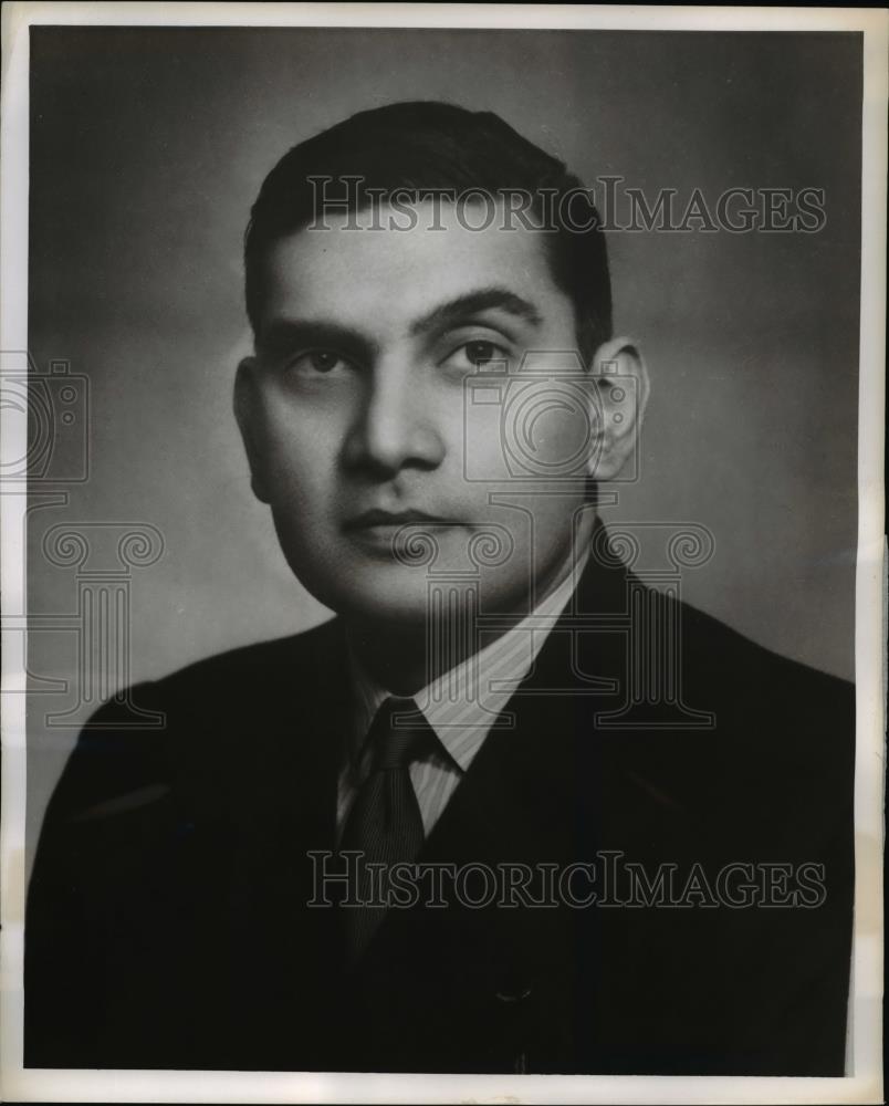 1957 Press Photo Dr. Rustom Jal Vakil of King Edward Hospital-Award Winner - Historic Images