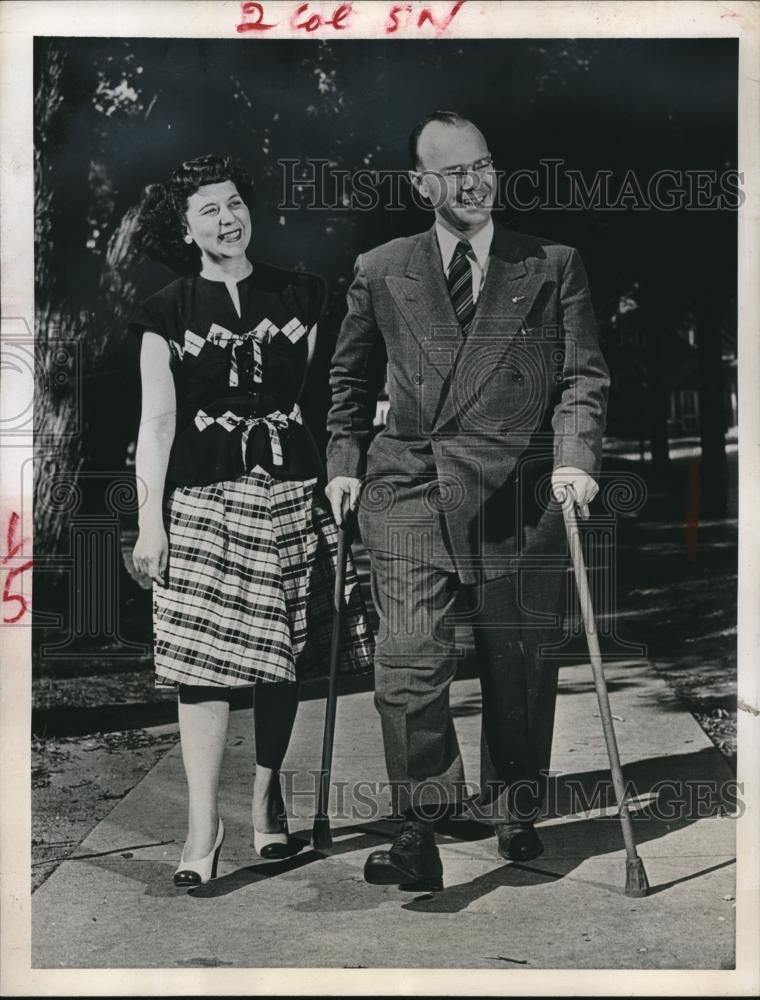 Press Photo legless vet campaigns without kissing cheboygan - Historic Images