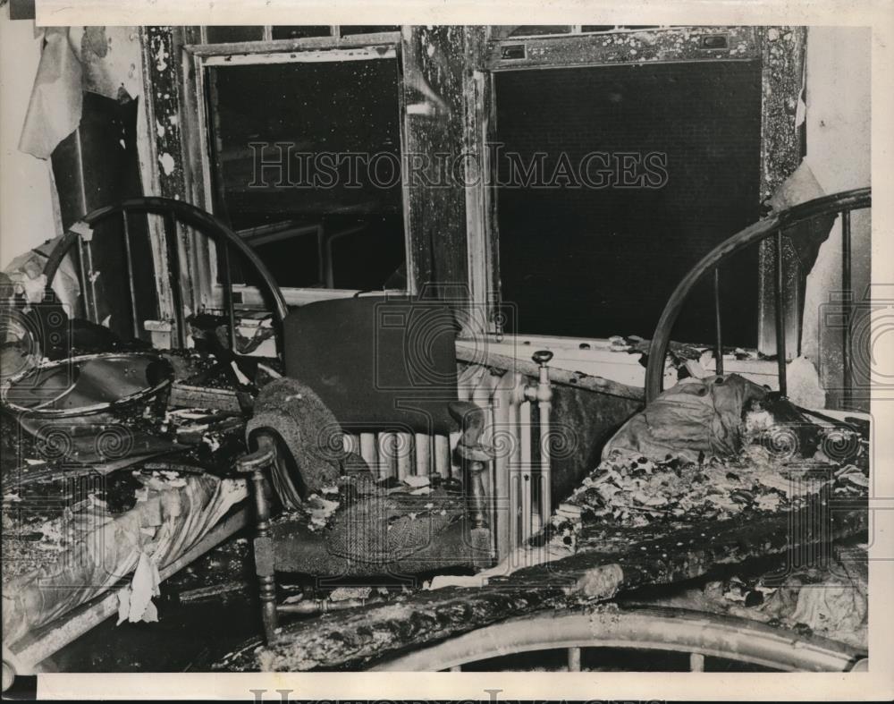 1940 Press Photo 2 Girls Burned to Death in This Room at Guthrey Apartments - Historic Images