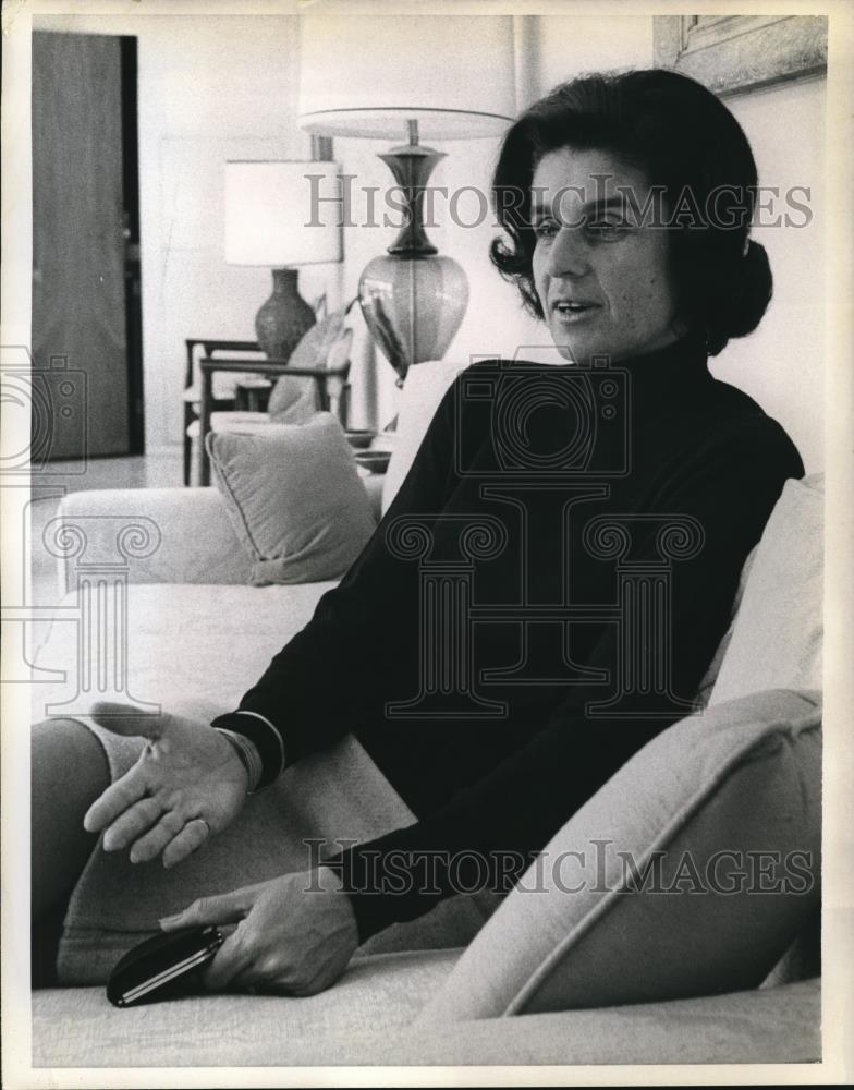 1968 Press Photo Wash DC Lea Rasin wife of Israeli Ambassador to US - Historic Images