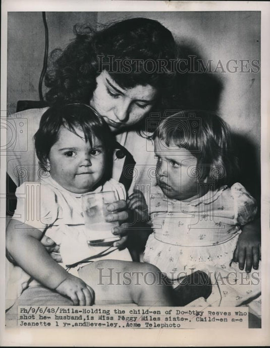1948 Press Photo Philadelphia Pa Peggy Miles with Jeannette & Bev Reeves - Historic Images