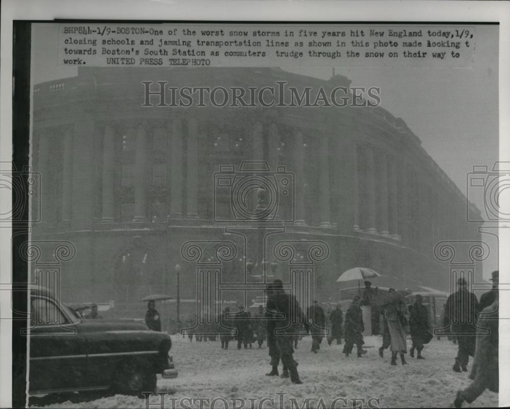 1953 Press Photo Boston Mass pedestrians in a snow storm - Historic Images