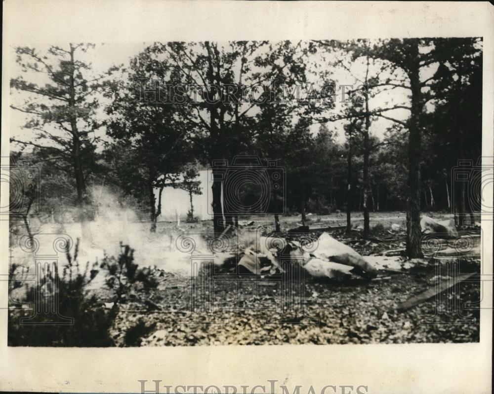 1928 Press Photo 4 die in Fireworks Co. Plant in Thompsonville, Conn. - Historic Images