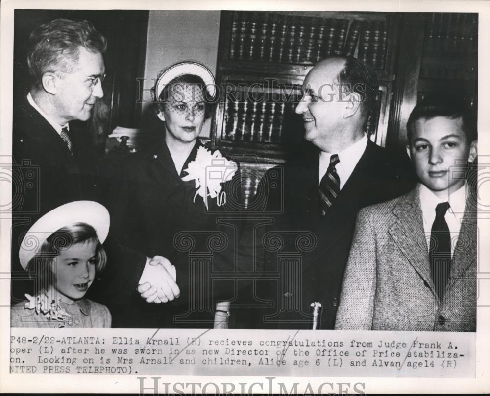 1952 Press Photo Ellis Arnall with Judge Frank - Historic Images