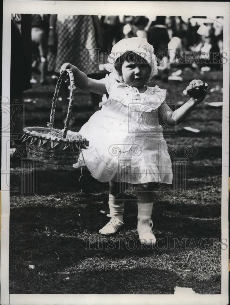 1934 Press Photo Jennie Lou Brogdon annual egg rolling in Washington DC - Historic Images