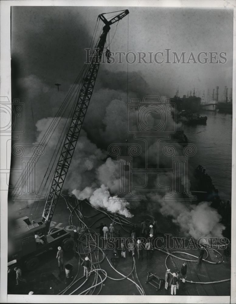 1945 Press Photo Long Beach Harbor Fire - Historic Images