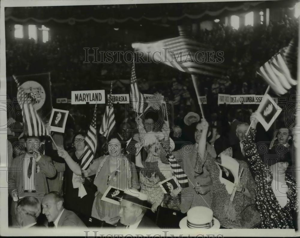 1932 Press Photo Supporters of Pres Hoover during his announcement of reelection - Historic Images