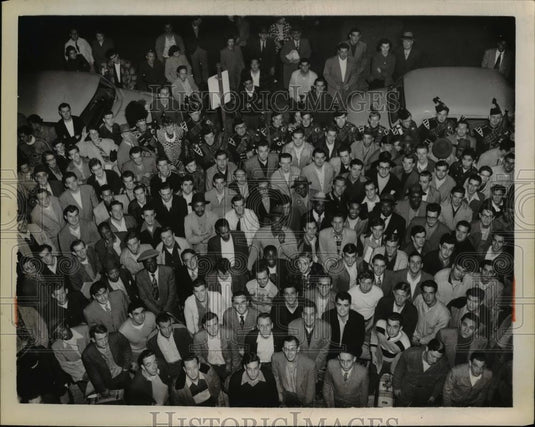 1950 Press Photo Draftees leaving for Ft. Knox Kentucky, - Historic Images
