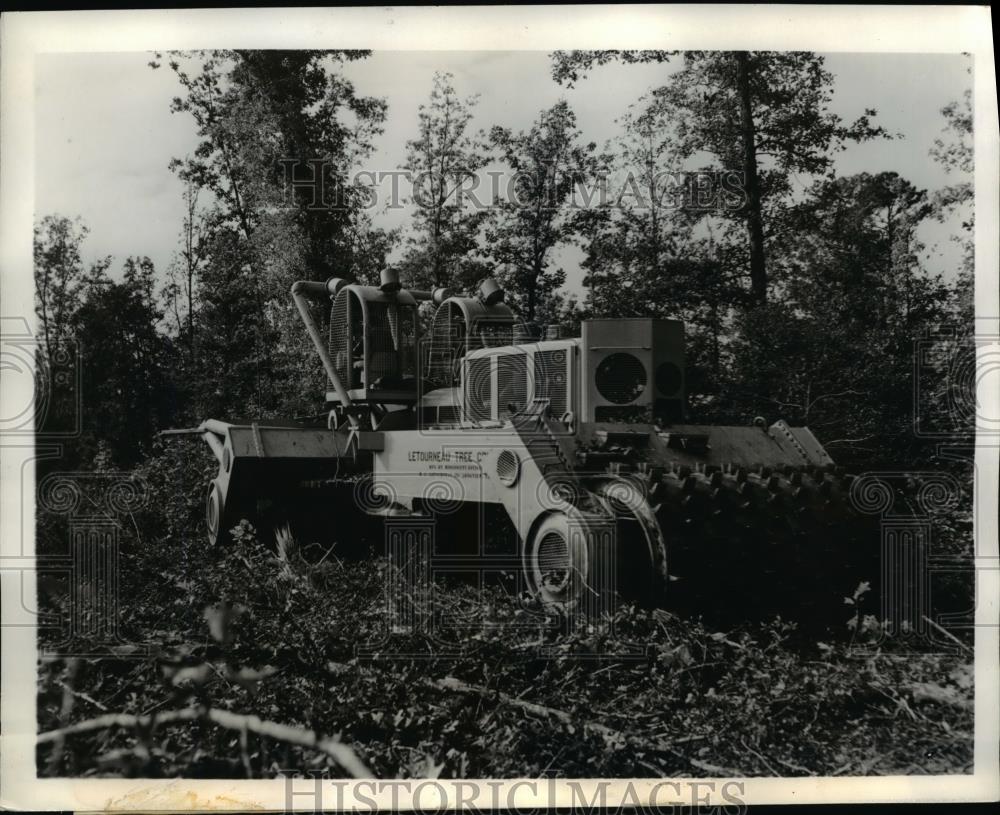 1959 Press Photo An electric &quot;Tree Crusher&quot; design to remove unproductive forest - Historic Images