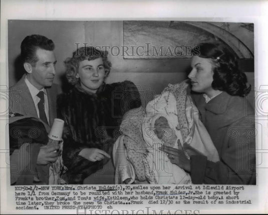 Press Photo Christa Holder, tom and Tom's Wife, and Frank Holde,jr - Historic Images