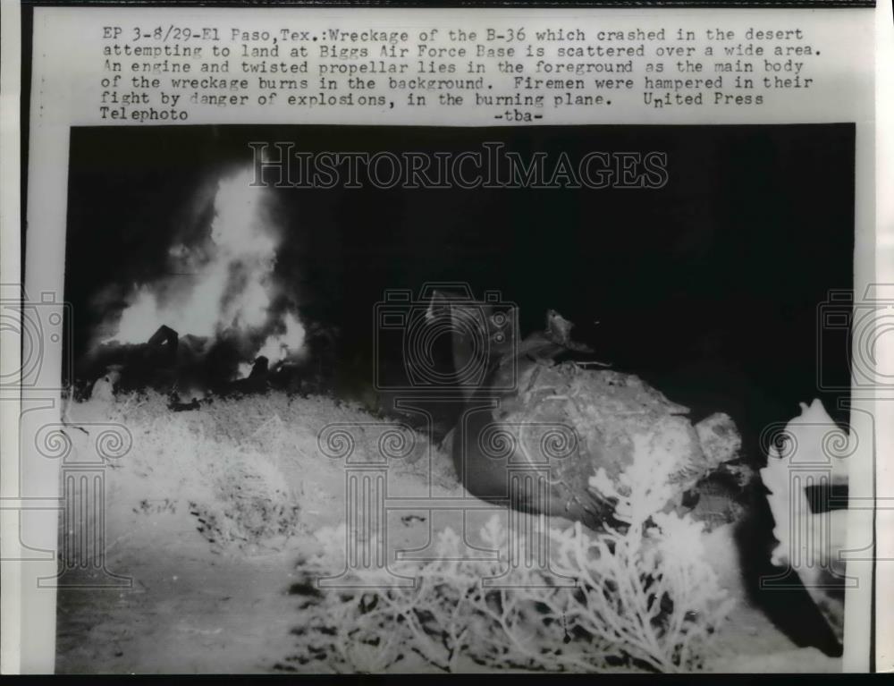 1954 Press Photo Wreckage B-36 Crashed in Desert - Historic Images