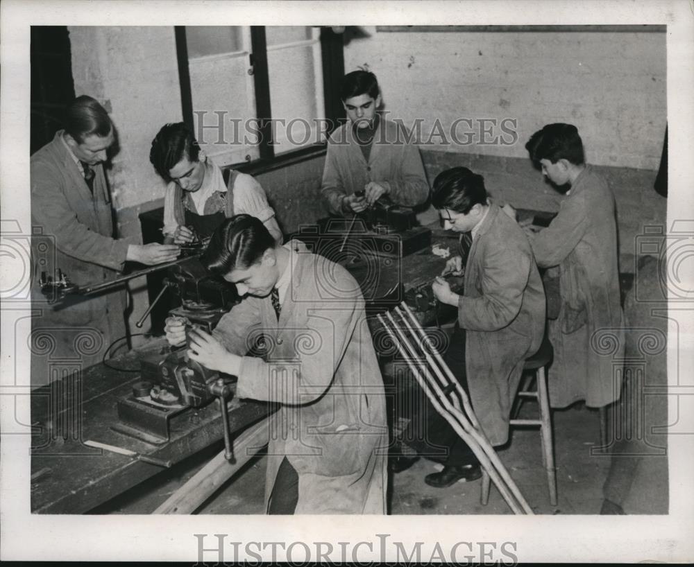 1940 Press Photo Leatherhead England Cripples Training College - Historic Images